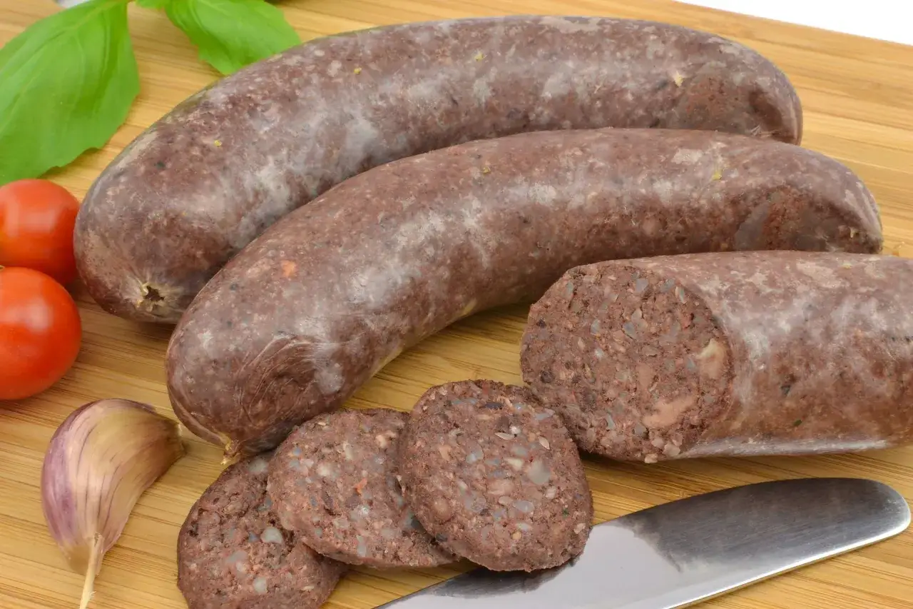 Zdjęcie Czy pies może jeść kaszankę? Sprawdź, jakie są zagrożenia zdrowotne